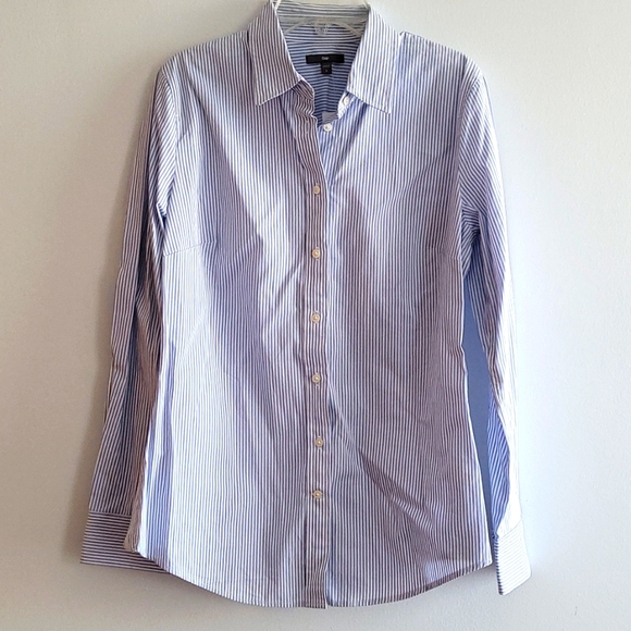 NWT Gap Classic Fitted button down shirt, Small - Picture 1 of 5